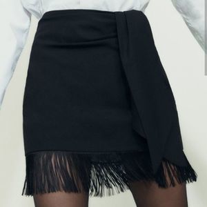 Zara SHORT FRINGED SKIRT Size Small Black